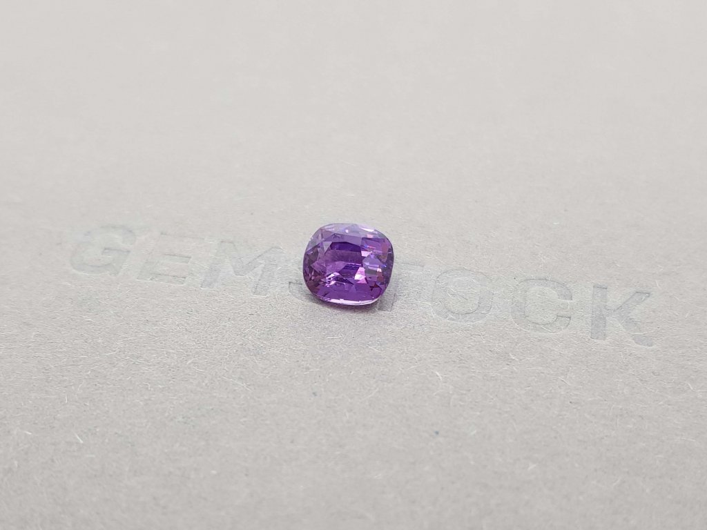 Негретый фиолетовый сапфир с эффектом смены цвета 2,55 карата, Мадагаскар Изображение №3
