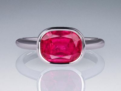 Кольцо с ярко-розовым рубеллитом 2,32 карат в белом золоте 750 пробы photo