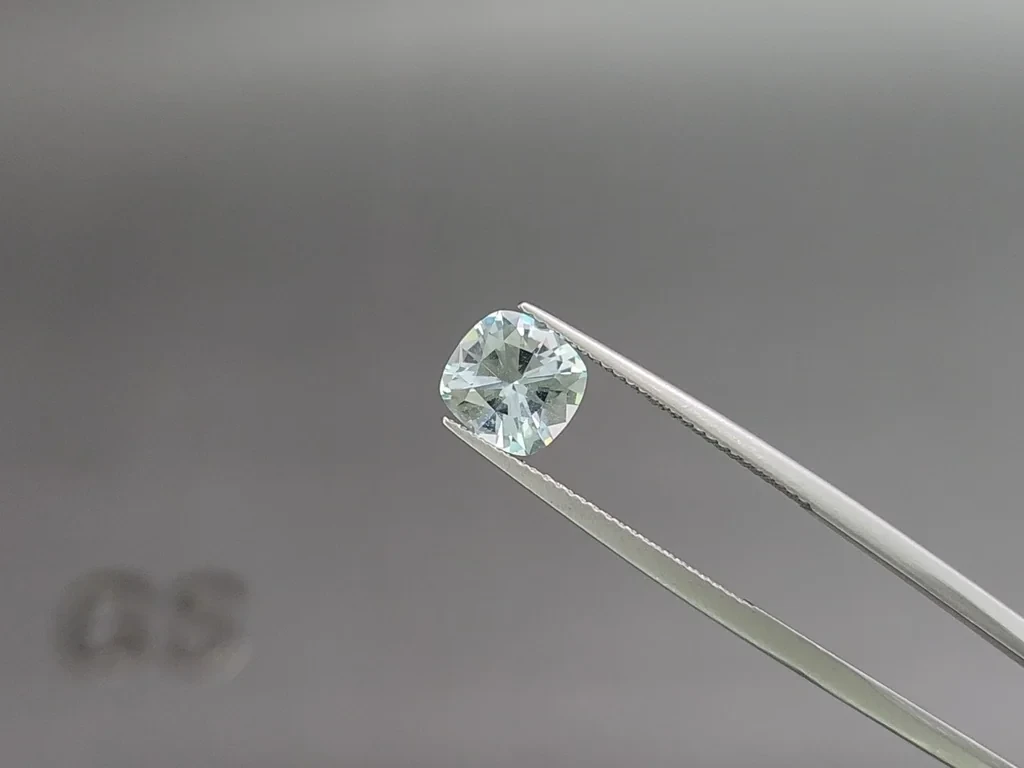 Аквамарин в огранке кушон 1,51 карат, Мадагаскар  Изображение №3