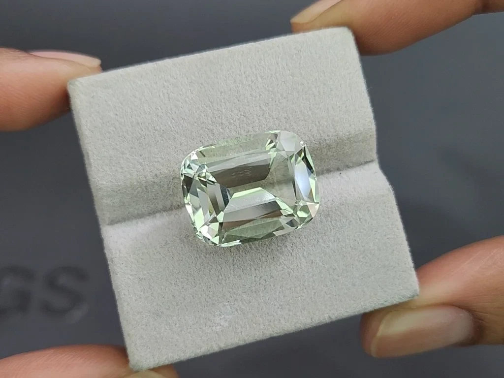 Празиолит (зеленый кварц) в высокоточной огранке кушон 16,56 карат, Африка Изображение №4