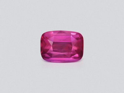Негретый розовый сапфир Vivid Pink в огранке кушон 4,01 карата, Мадагаскар photo
