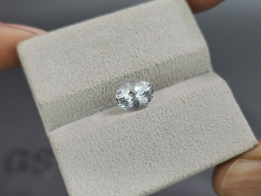 Аквамарин в огранке овал 1,41 карат, Мадагаскар  Изображение №4