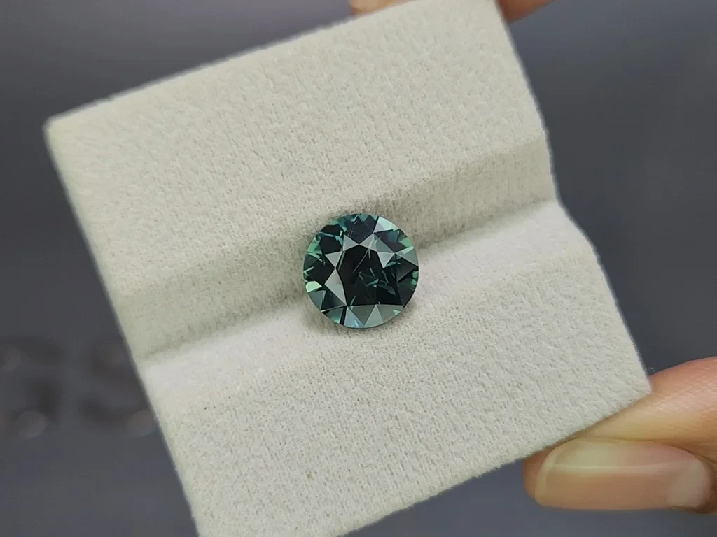 Сапфир Teal в огранке круг 4,55 карат, Мадагаскар Изображение №4