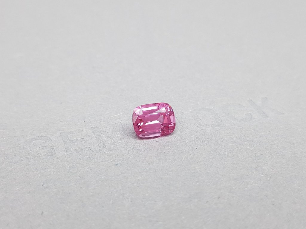 Яркая розовая шпинель 1,94 карат, Бирма Изображение №2