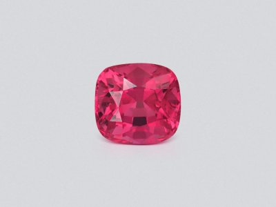 Шпинель Махенге цвета Vivid Pink в огранке кушон 0,82 карата, Танзания photo