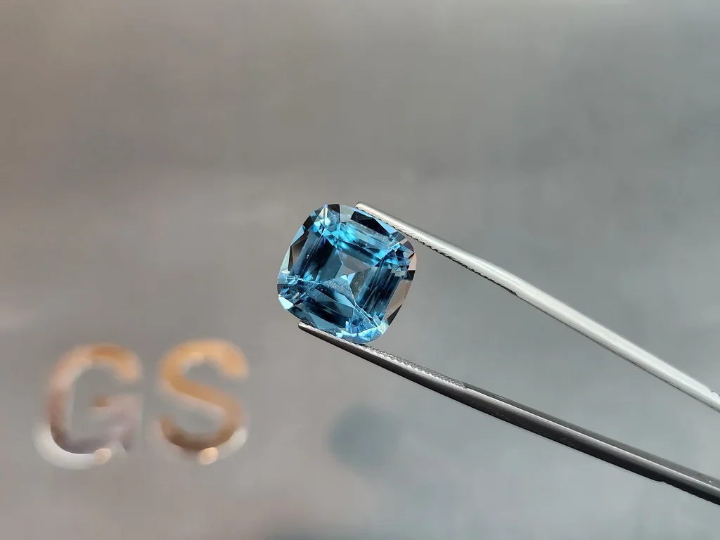 Sky blue топаз в высокоточной огранке кушон 13.64 карат, Мадагаскар Изображение №3