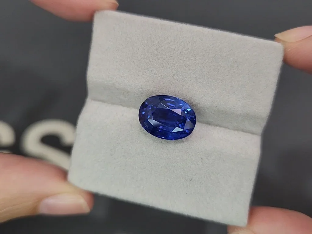Негретый сапфир Royal Blue в огранке овал 9,01 карат, Шри-Ланка Изображение №4