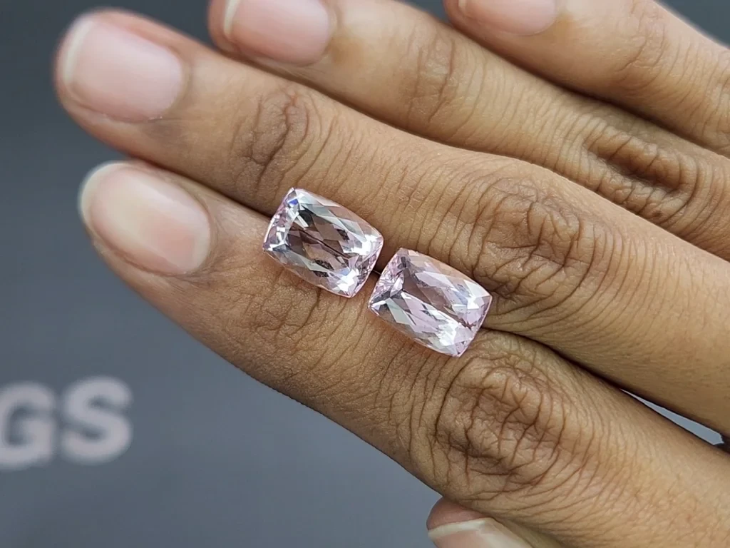 Пара морганитов в огранке кушон 8,47 карат, Африка Изображение №2