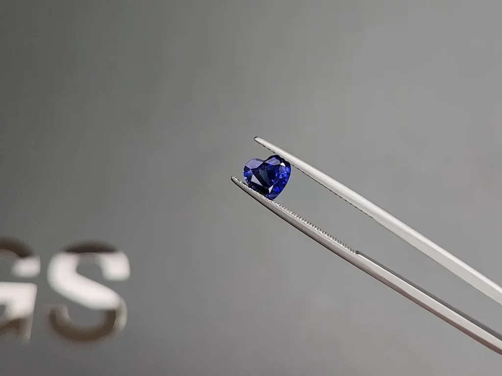 Сапфир Royal Blue в огранке сердце 1,31 карата, Шри-Ланка Изображение №3