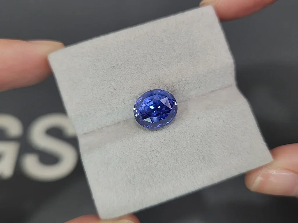 Негретый сапфир Cornflower Blue в огранке овал 6,61 карат, Шри-Ланка Изображение №4