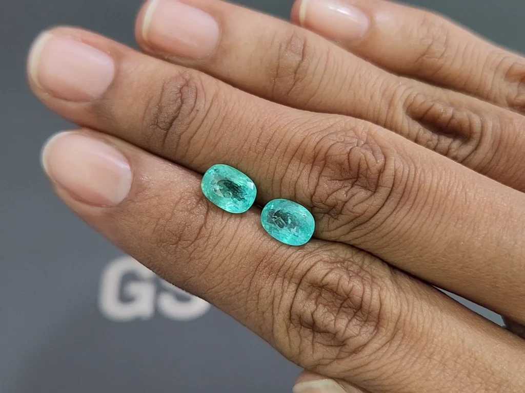 Пара неоновых турмалинов Параиба в огранке кушон 3,11 карат, Мозамбик Изображение №2