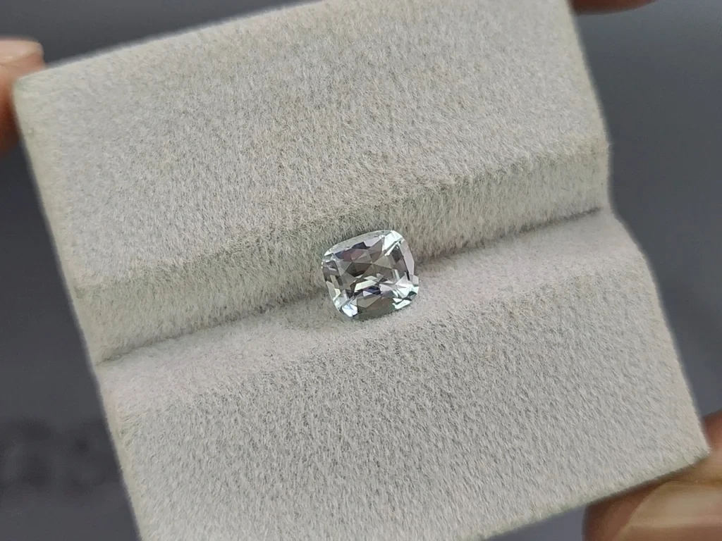 Аквамарин в огранке кушон 0,98 карат, Мадагаскар  Изображение №4