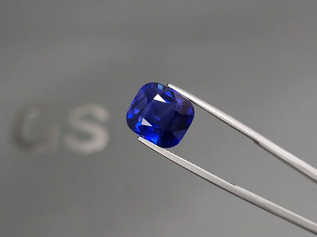 Негретый сапфир Royal Blue в огранке кушон 8.00 карат, Бирма Изображение №3