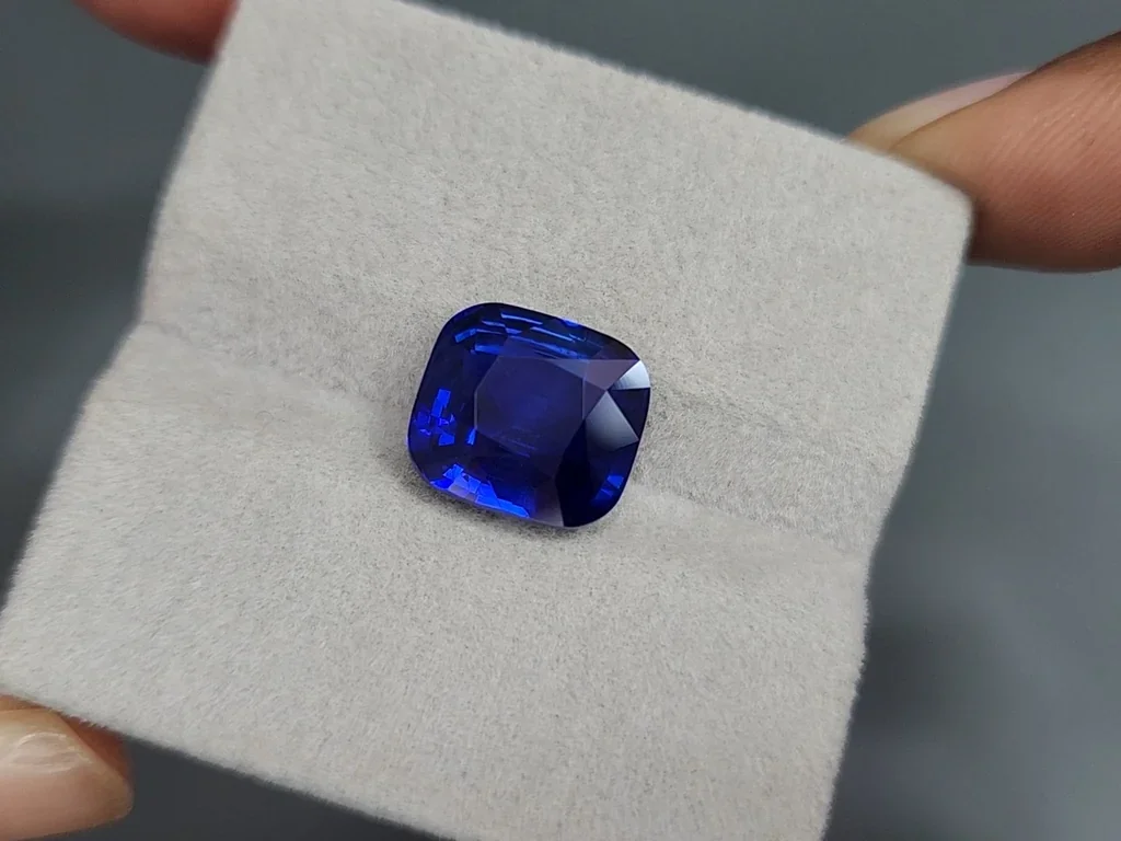 Негретый сапфир Royal Blue в огранке кушон 8.00 карат, Бирма Изображение №4