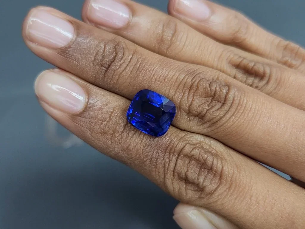Негретый сапфир Royal Blue в огранке кушон 8.00 карат, Бирма Изображение №2