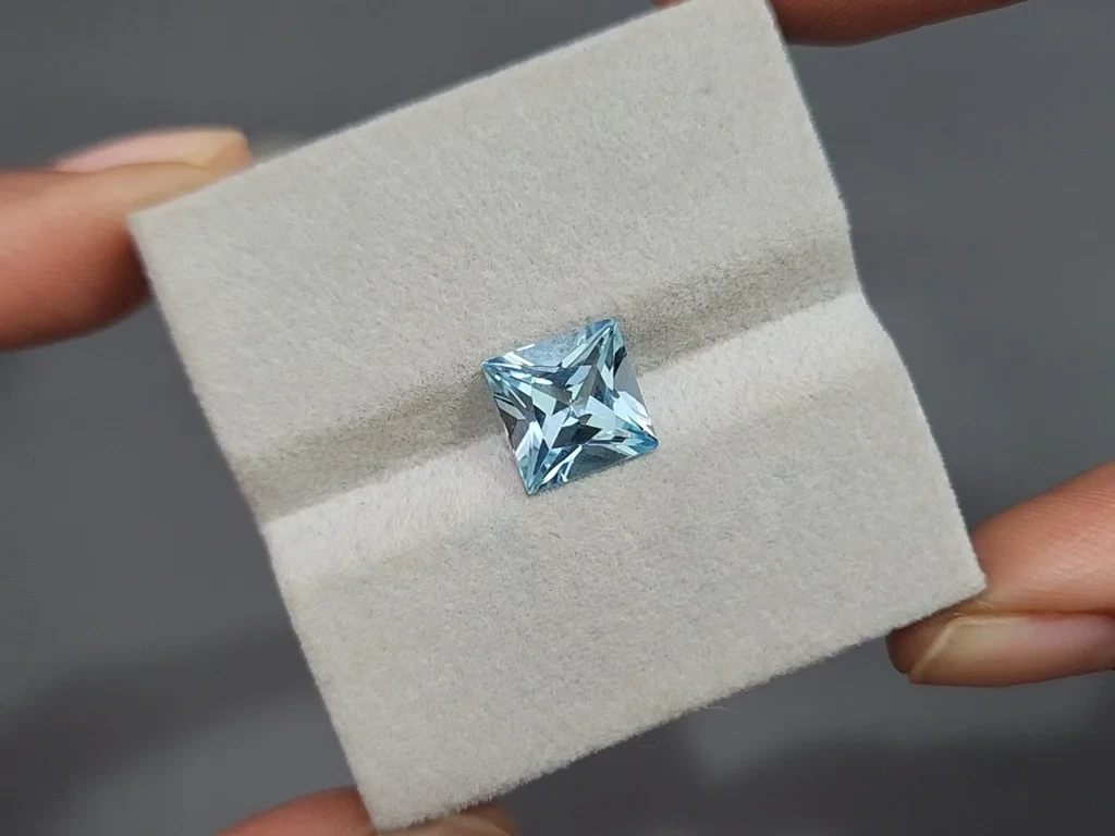 Аквамарин в огранке принцесса 2,84 карат, Мадагаскар  Изображение №4