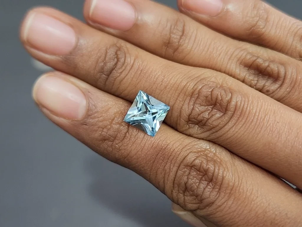 Аквамарин в огранке принцесса 2,84 карат, Мадагаскар  Изображение №2