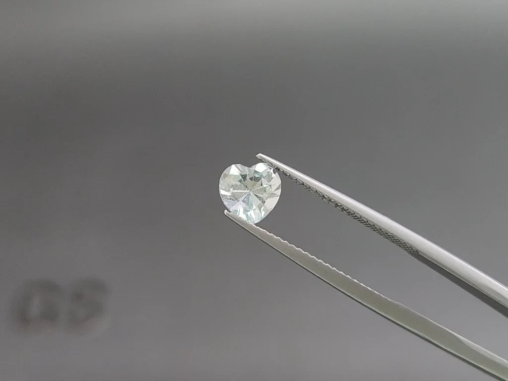 Аквамарин в огранке сердце 0,96 карат, Мадагаскар  Изображение №3