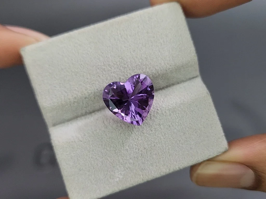 Аметист в высокоточной огранке сердце 4,74 карат, Бразилия Изображение №4