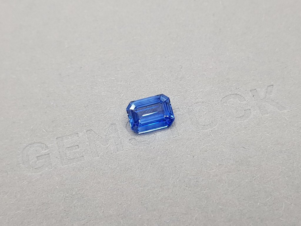 Сапфир цвета Cornflower в огранке октагон 2,01 карата Изображение №2