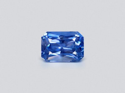 Негретый сапфир цвета Cornflower blue 13,60 карата в огранке радиант  photo