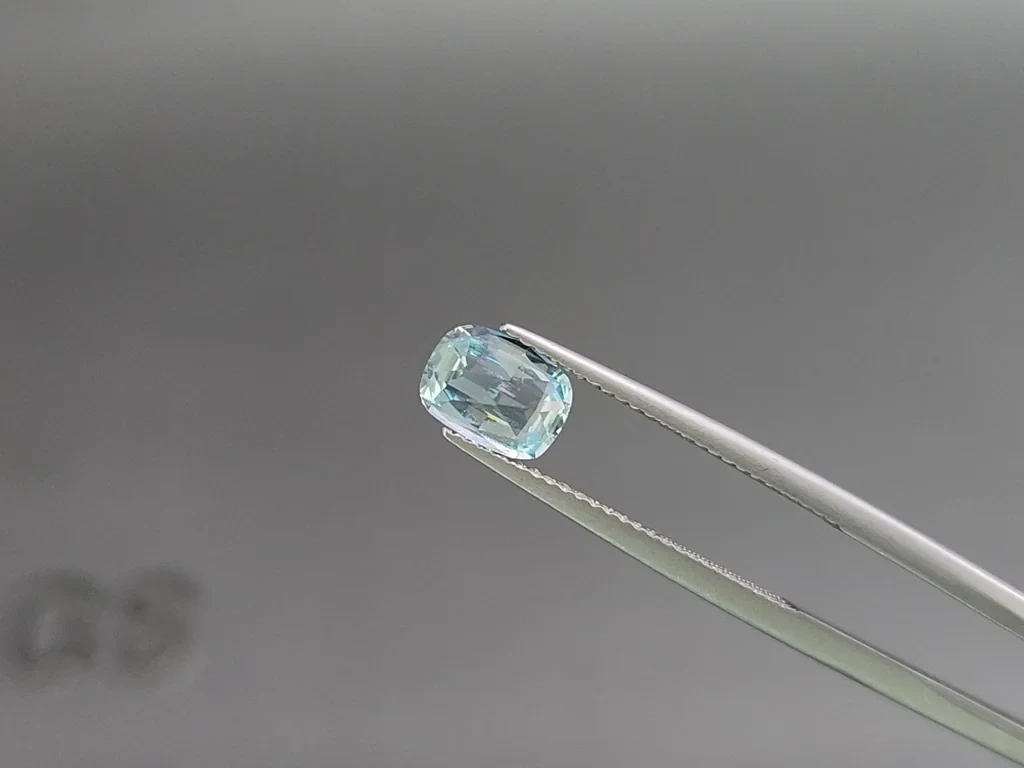 Аквамарин в огранке кушон 0,95 карат, Мадагаскар  Изображение №3