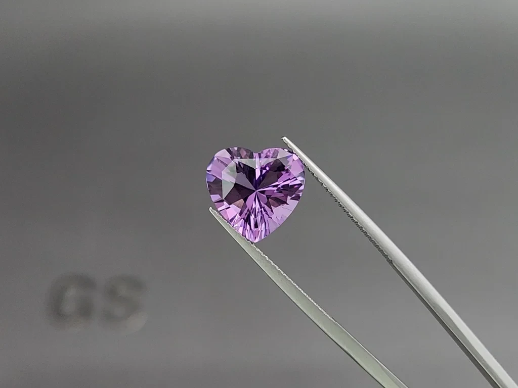Аметист в высокоточной огранке сердце 4,78 карат, Бразилия Изображение №3
