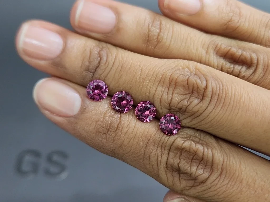 Сет гранатов родолитов в огранке круг 3,62 карата, Мадагаскар Изображение №2