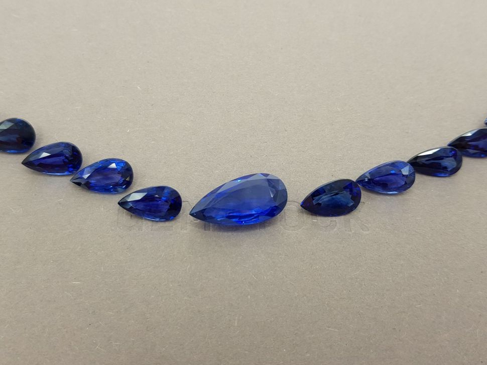 Комплект из 27 синих сапфиров цвета Royal Blue в огранке груша 76,61 карат, GRS Изображение №3