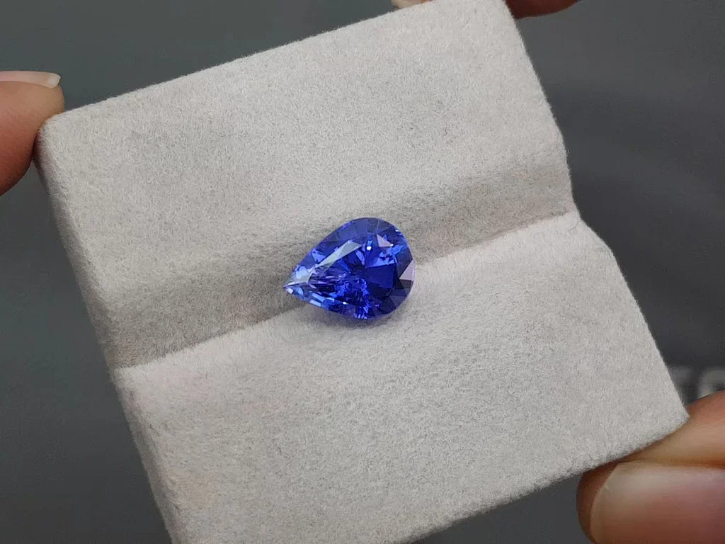 Синий сапфир 3,57 карат в огранке груша из Шри-Ланки Изображение №4