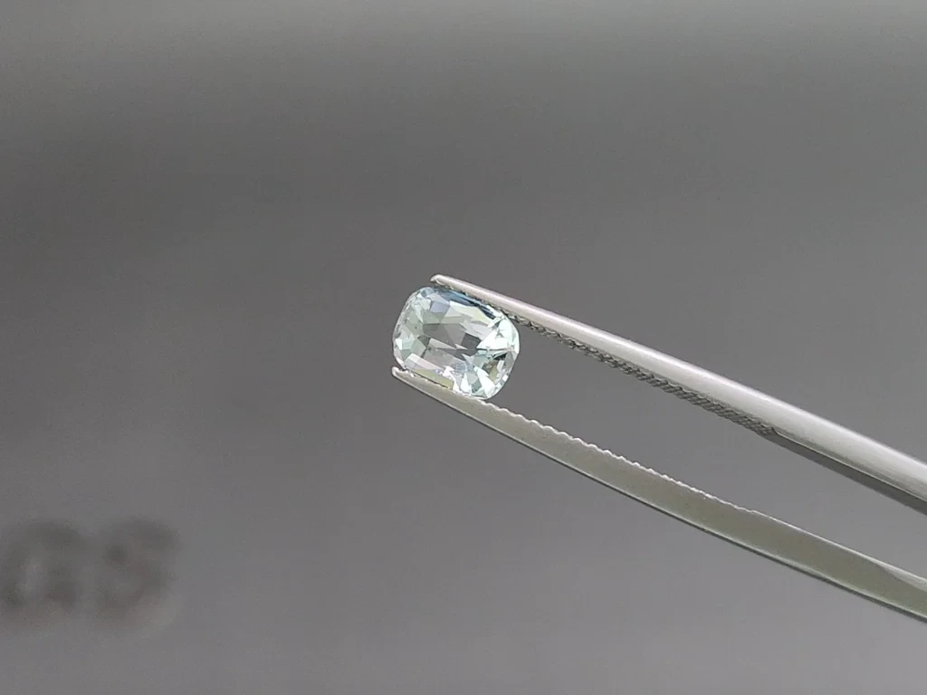 Аквамарин в огранке кушон 0,90 карат, Мадагаскар  Изображение №3
