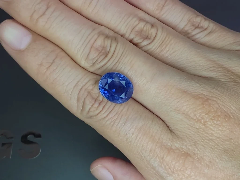 Негретый сапфир Cornflower Blue в огранке овал 9,20 карат, Шри-Ланка Изображение №2