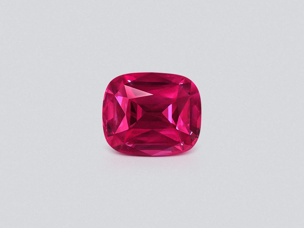 Шпинель Махенге Vibrant Pink-Red в огранке кушон 4,13 карата, Танзания  Изображение №1