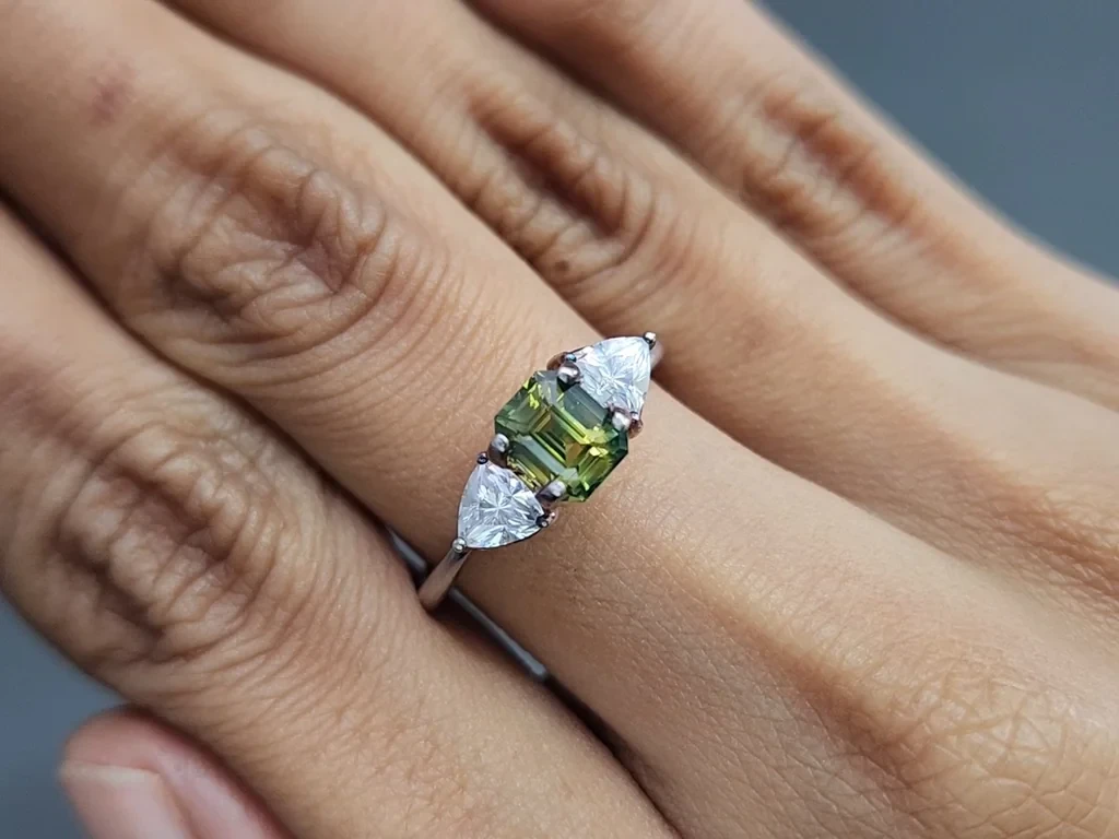 Негретый сапфир Bi-Color в огранке октагон 1,56 карат, Шри-Ланка Изображение №5