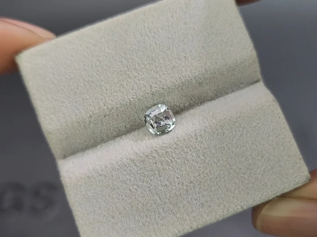 Аквамарин в огранке кушон 0,56 карат, Мадагаскар  Изображение №4