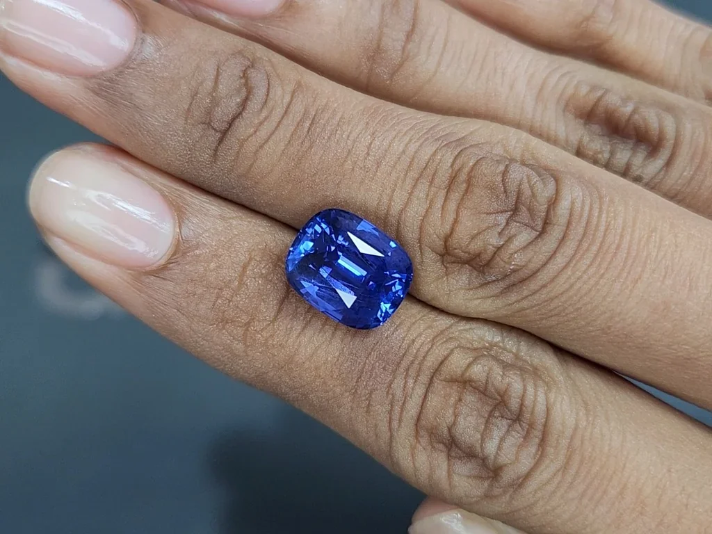 Негретый сапфир Royal Blue в огранке кушон 7,70 карат, Шри-Ланка Изображение №2