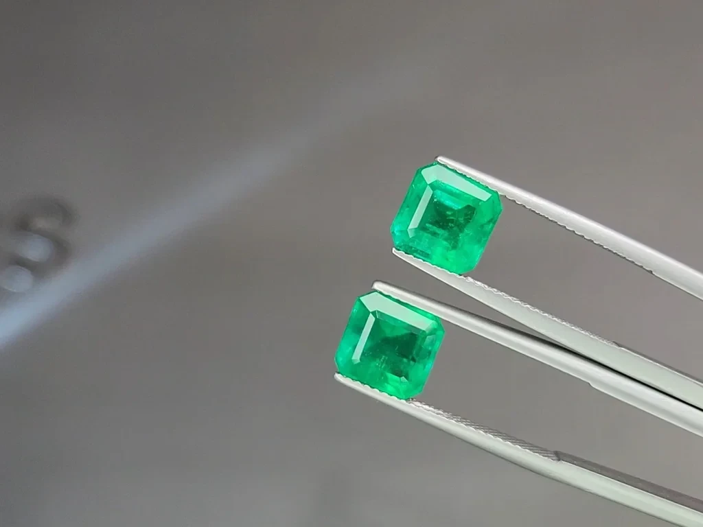 Пара изумрудов в огранке октагон 5,38 карат, Колумбия Изображение №3