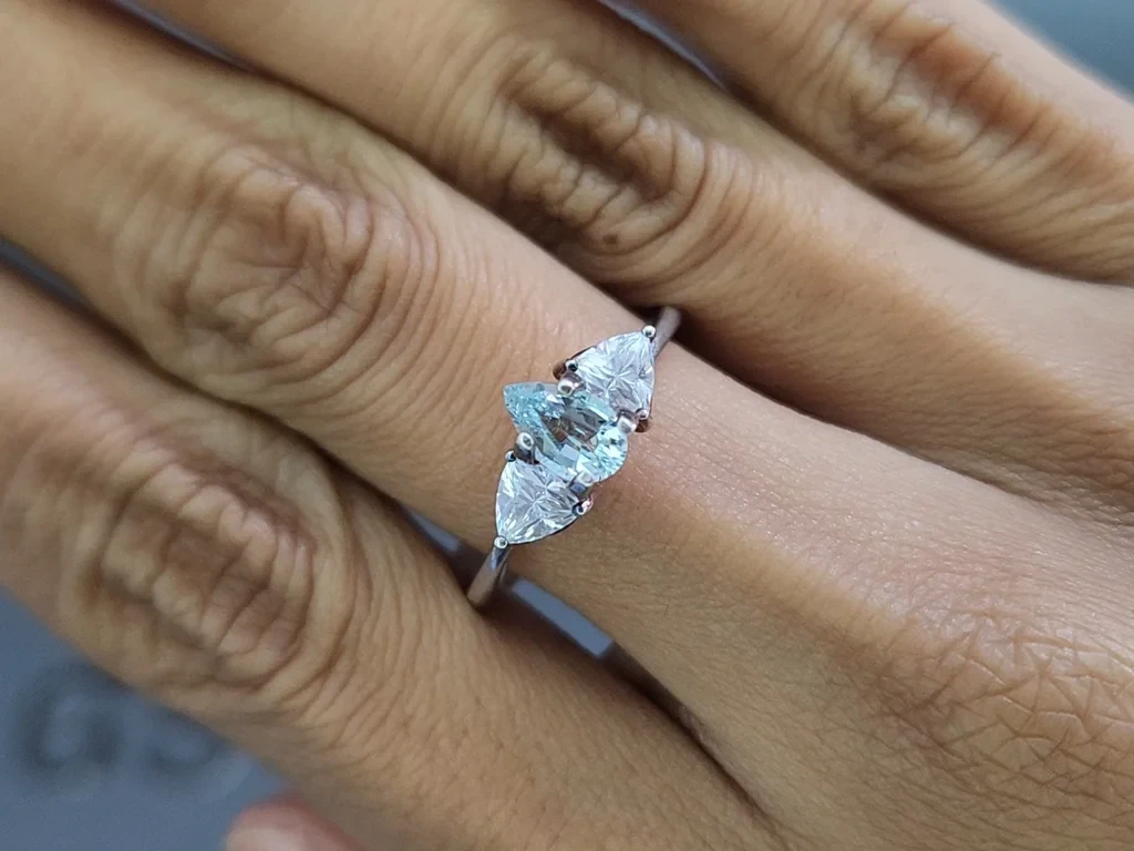 Аквамарин в огранке груша 0,55 карат, Мадагаскар Изображение №5