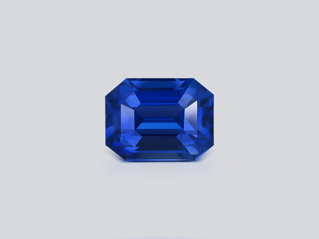 Негретый сапфир Royal Blue в огранке октагон 7,62 карат, Мадагаскар Изображение №1