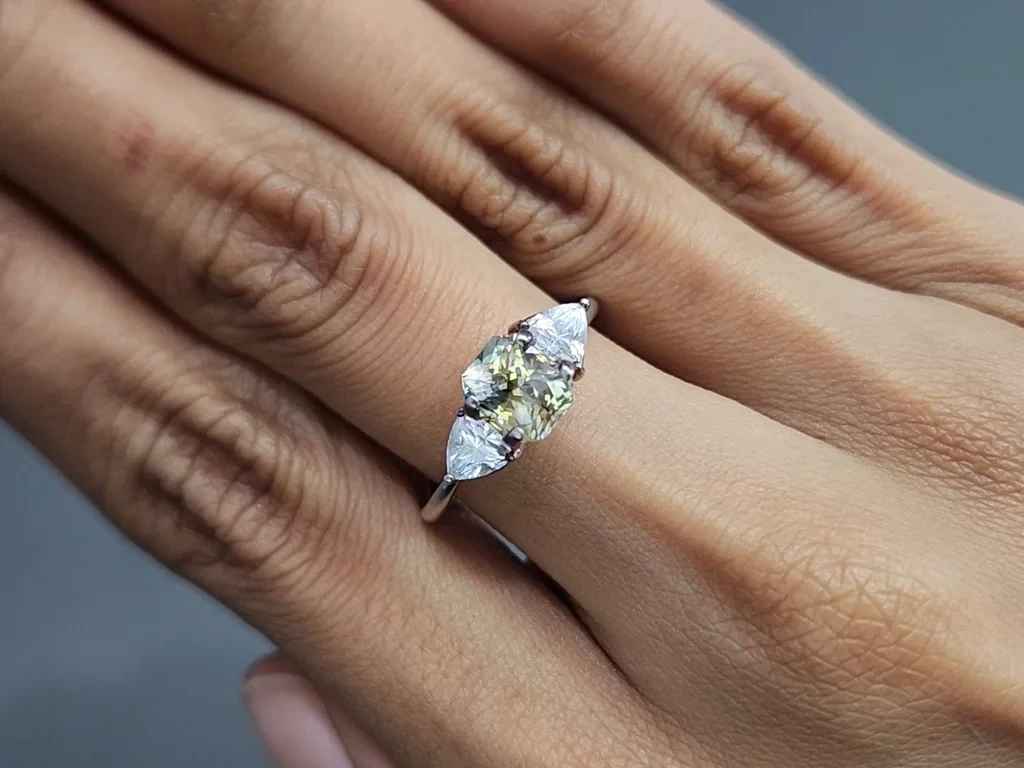 Негретый сапфир Bi-Color в огранке радиант 1,83 карат, Шри-Ланка Изображение №5