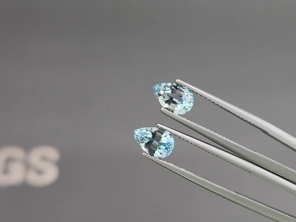 Пара аквамаринов в огранке груша 2,18 карат, Мозамбик Изображение №3