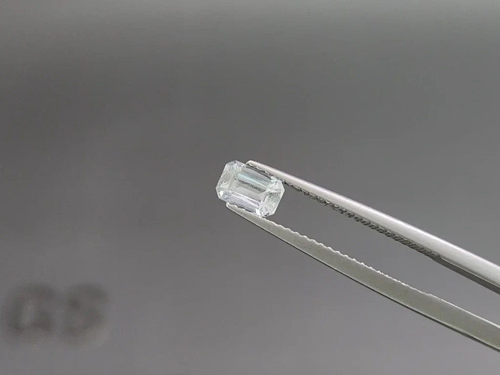 Аквамарин в огранке октагон 0,61 карат, Мадагаскар  Изображение №3