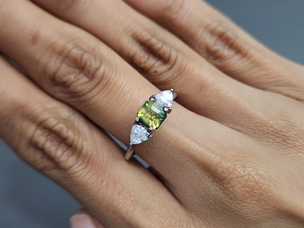 Полихромный сапфир в огранке октагон 1,50 карат, Шри-Ланка Изображение №5