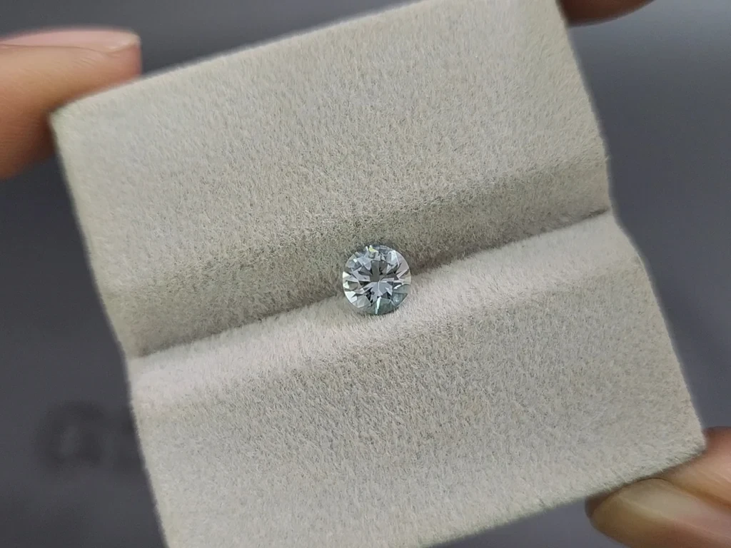 Аквамарин в огранке круг 0,48 карат, Мадагаскар  Изображение №4