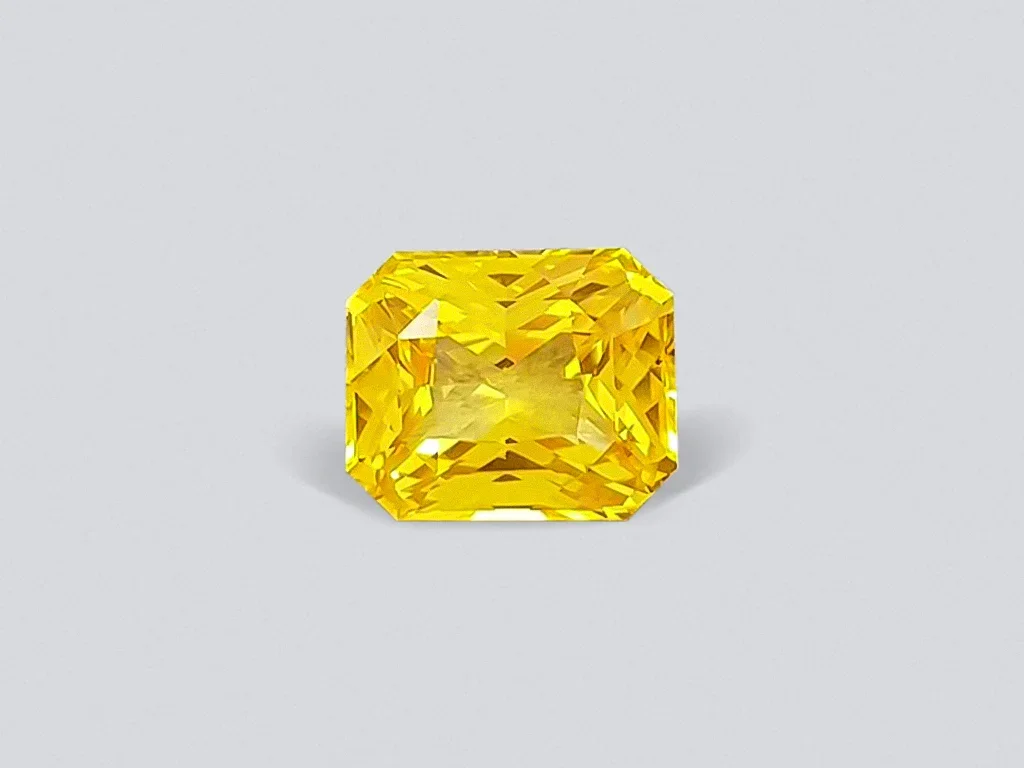 Яркий жёлтый сапфир в огранке радиант 3,07 карат, Шри-Ланка Изображение №1