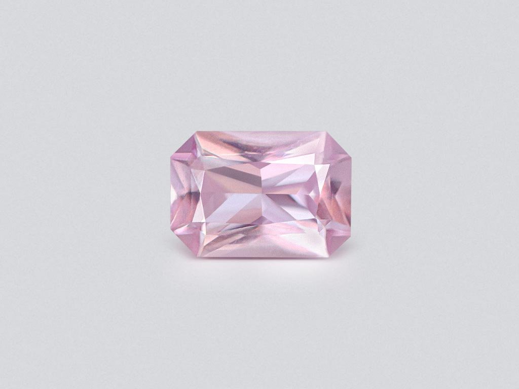 Негретый сапфир (Baby Pink) в огранке радиант 0,79 карата, Мадагаскар Изображение №1
