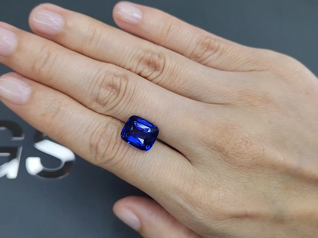 Синий сапфир цвета Royal Blue в огранке кушон 7,50 карата, Шри-Ланка  Изображение №2