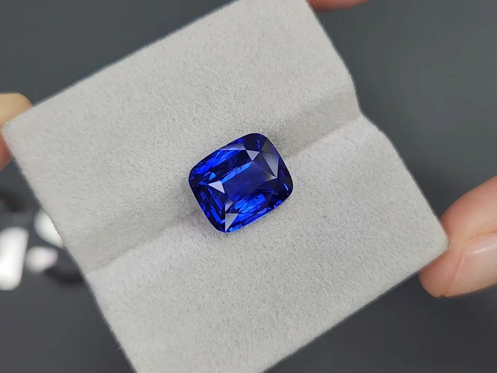 Синий сапфир цвета Royal Blue в огранке кушон 7,50 карата, Шри-Ланка  Изображение №4