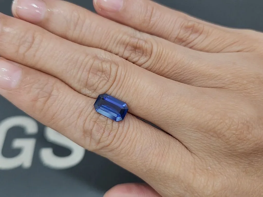 Негретый сапфир Royal Blue в огранке октагон 3,01 карат, Шри-Ланка Изображение №2