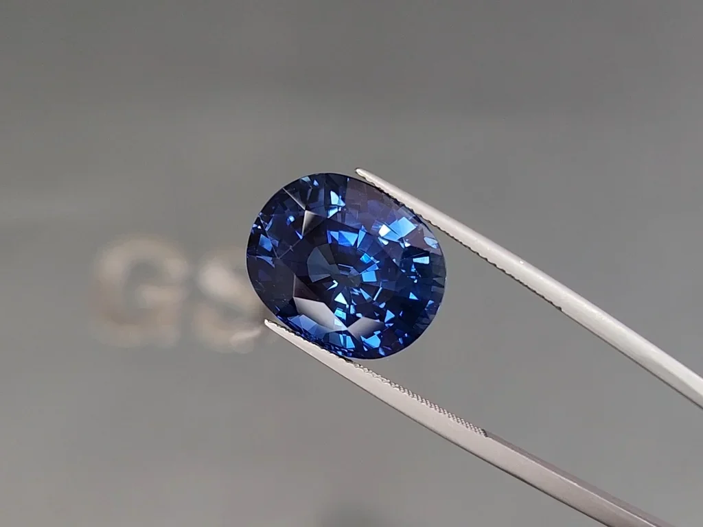Негретый сапфир Intense Blue в огранке кушон 18,62 карата, Африка Изображение №3